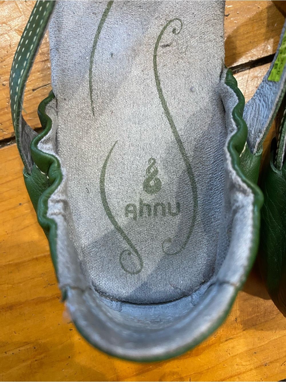 Ahnu Women's Green Crisscross Ballet Flats size 8 - Picture 2 of 7